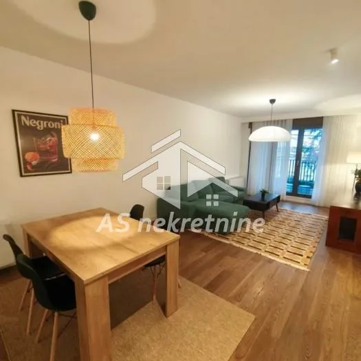 Stan Izdavanje Beograd Kalenić Pijaca 99 m2