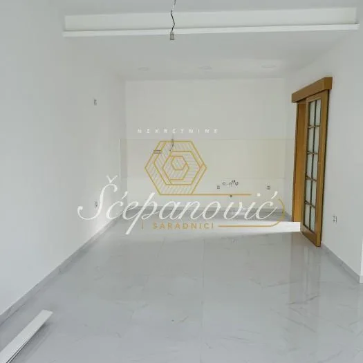 Stan Prodaja Novi Sad Popovica 181 m2