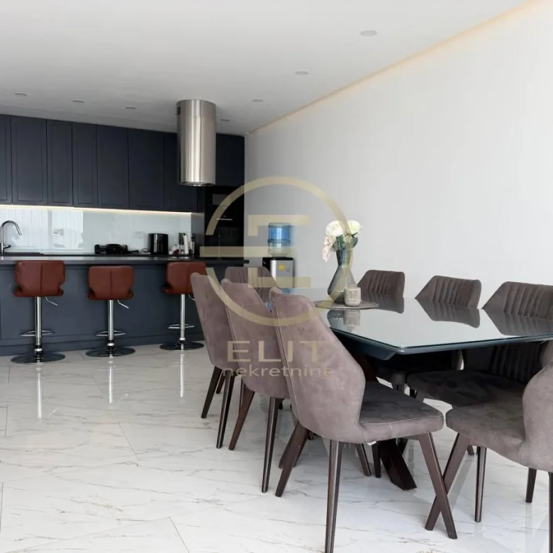 Kuća na prodaju, Sremska Kamenica, Novi Sad, 173m², 545.000 €
