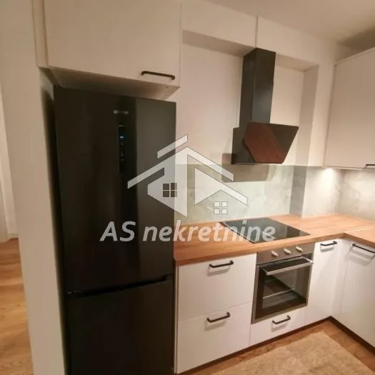 Stan Izdavanje Beograd Kalenić Pijaca 99 m2
