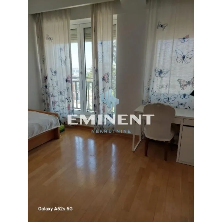 Stan Izdavanje Beograd Senjak 165 m2