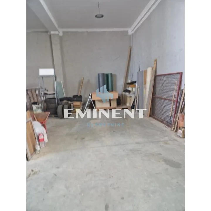 Lokal Izdavanje Stara Pazova  560 m2