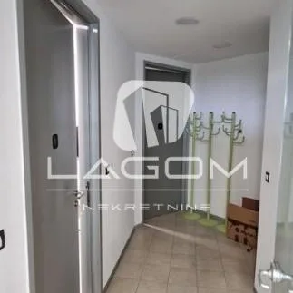 Lokal za izdavanje, Blok 67 – Belville, Beograd, 772m², 5. sprat, 14.300 €/mes