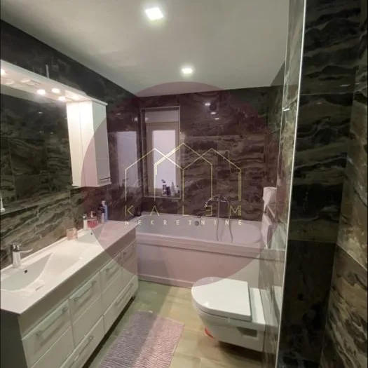 Trosoban stan na prodaju, Centar, Vrnjačka Banja, 133m², 190.000 €