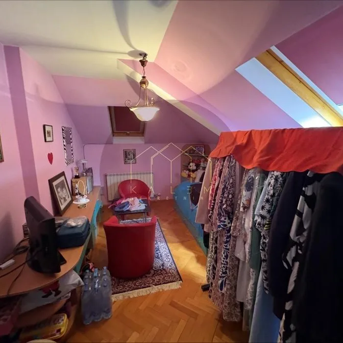 Petosoban stan na prodaju, Banovo Brdo, Beograd, 140m², 367.000 €