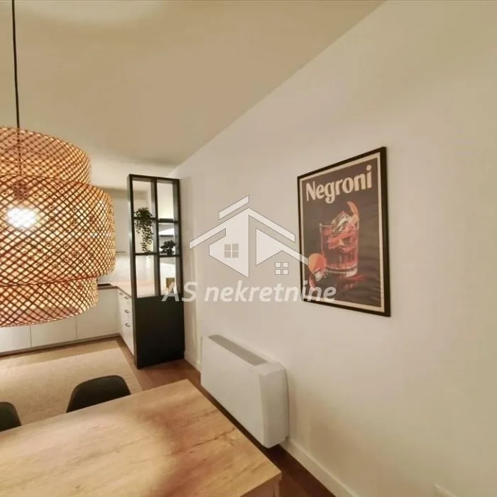 Stan Izdavanje Beograd Kalenić Pijaca 99 m2
