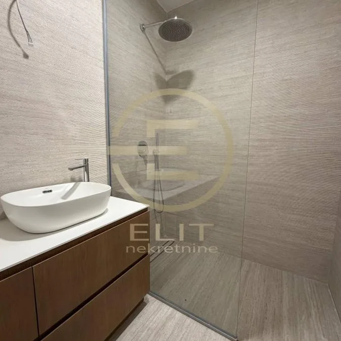 Četvorosoban stan na prodaju, Centar, Novi Sad, 120m², 588.000 €