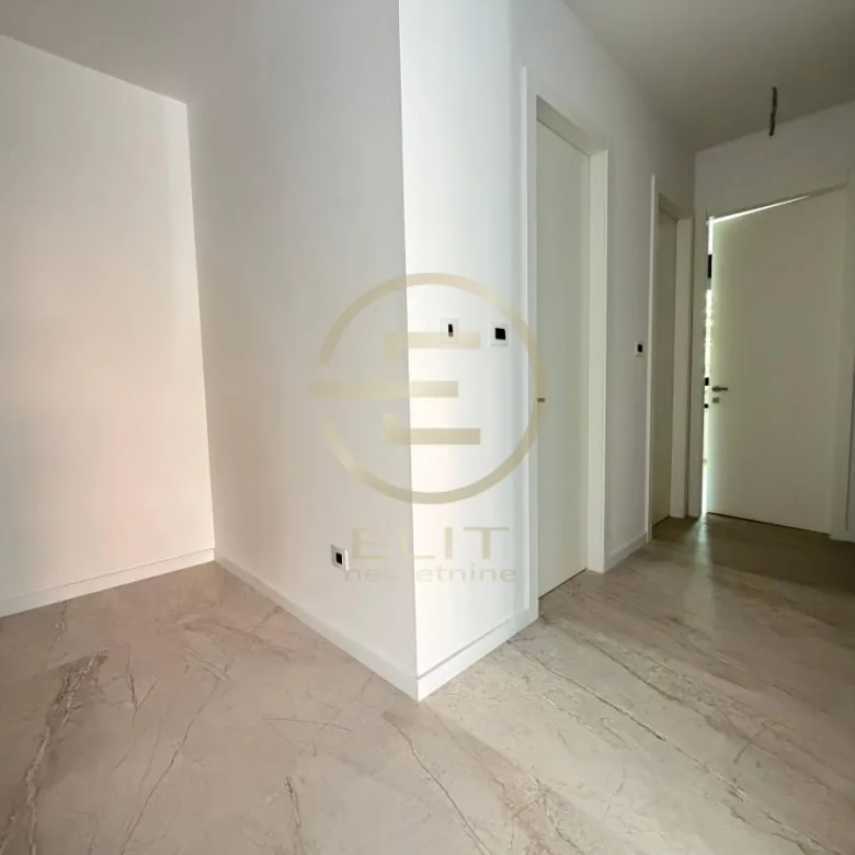 Četvorosoban stan na prodaju, Centar, Novi Sad, 100m², 490.000 €