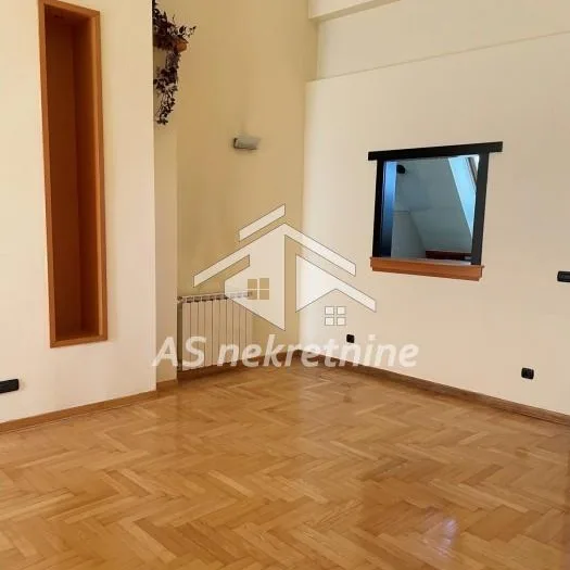 Stan Izdavanje Beograd Kalenić Pijaca 207 m2