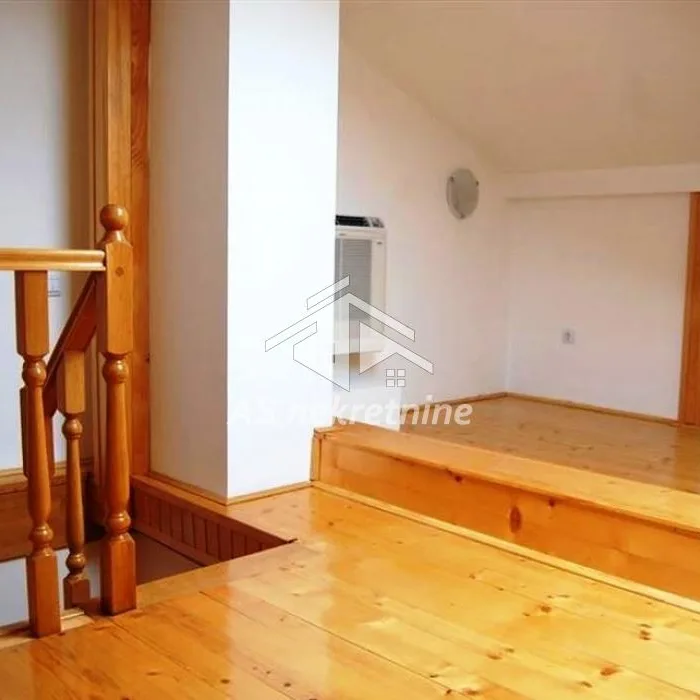 Višesoban stan za izdavanje, Dedinje, Beograd, 250m², 1. sprat, 2.200 €/mes