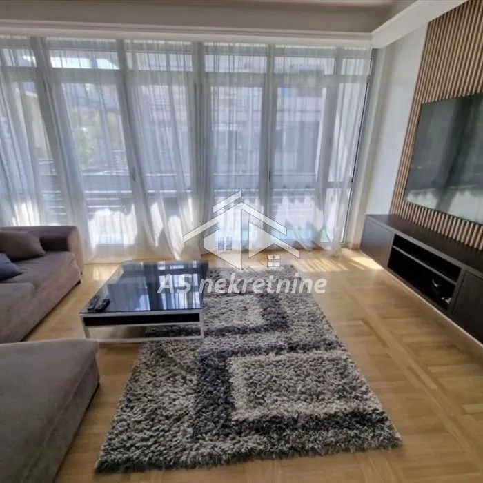 Stan Izdavanje Beograd Dedinje 148 m2