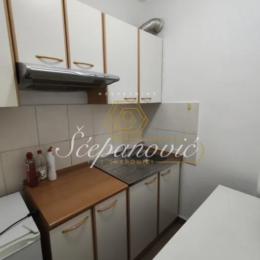 Lokal Izdavanje Novi Sad  46 m2