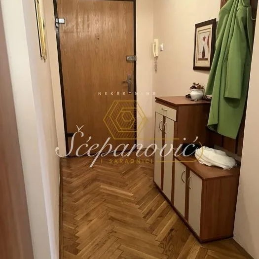 Trosoban stan na prodaju, Bulevar Oslobođenja, Novi Sad, 85m², 246.500 €