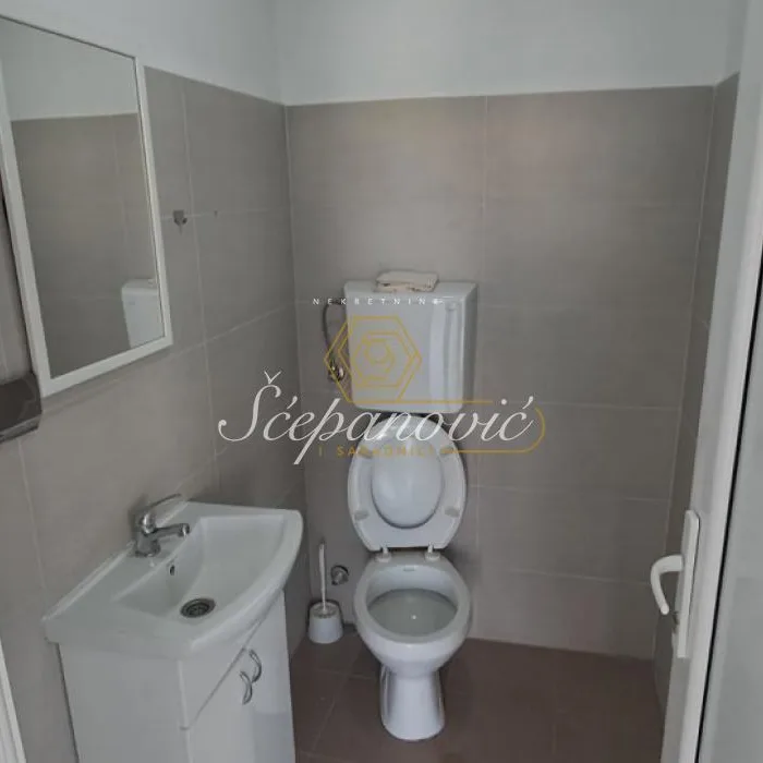 Lokal Izdavanje Novi Sad  139 m2