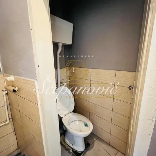 Lokal za izdavanje, Temerin – Centar, Temerin, 202m², 1.000 €/mes
