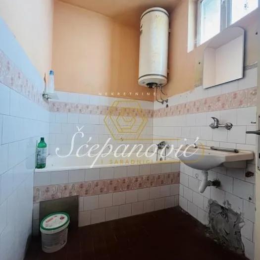 Lokal za izdavanje, Temerin – Centar, Temerin, 202m², 1.000 €/mes
