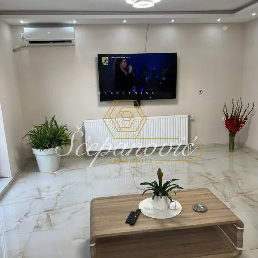 Kuća Izdavanje Novi Sad  524 m2