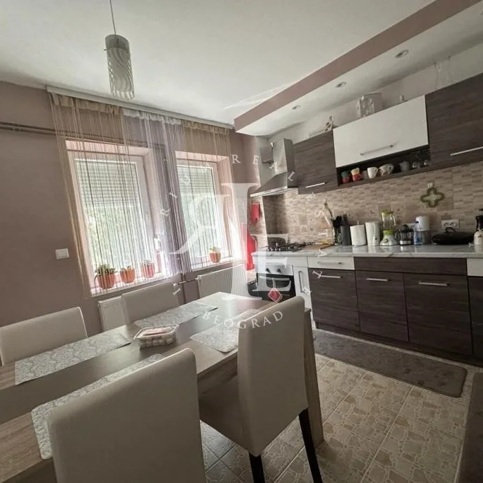 Kuća Prodaja Beočin  188 m2