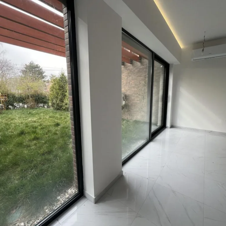 Kuća Prodaja Novi Sad Popovica 181 m2