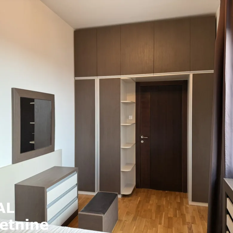 Trosoban stan na prodaju, Bulevar Oslobođenja, Novi Sad, 59m², 7. sprat, 239.000 €