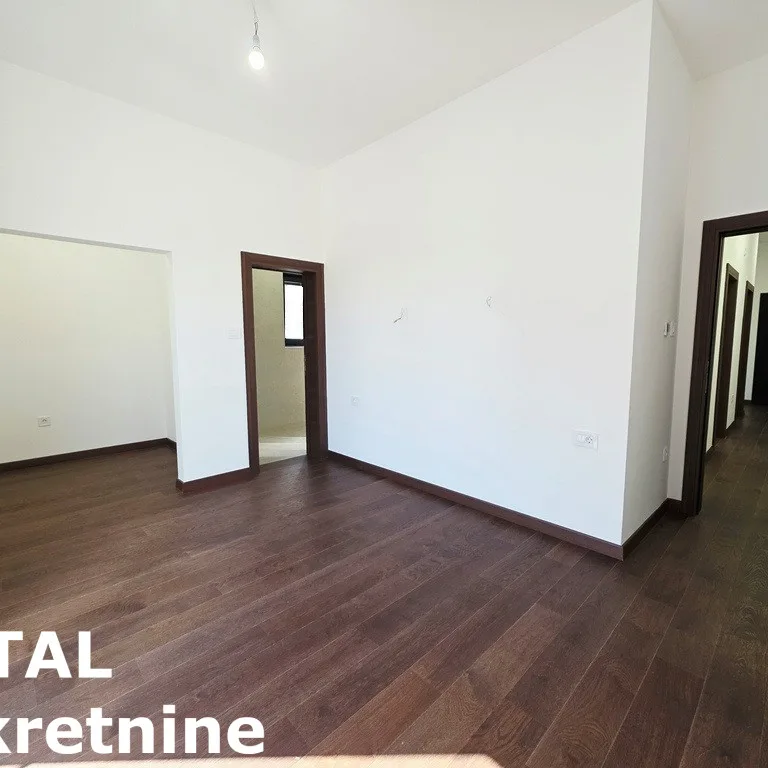 Stan Prodaja Novi Sad  140 m2