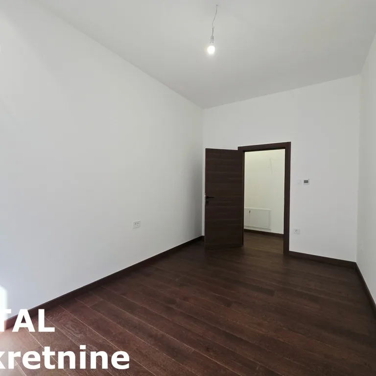 Četvorosoban stan na prodaju, Sremska Kamenica, Novi Sad, 140m², 1. sprat, 357.000 €