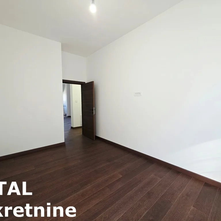 Četvorosoban stan na prodaju, Sremska Kamenica, Novi Sad, 140m², 1. sprat, 357.000 €