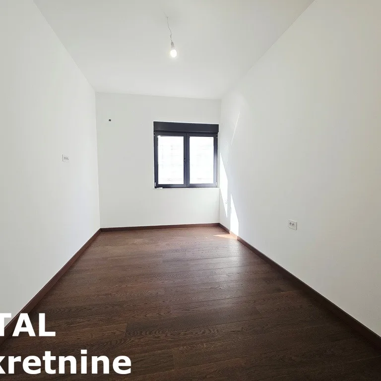 Četvorosoban stan na prodaju, Sremska Kamenica, Novi Sad, 140m², 1. sprat, 357.000 €