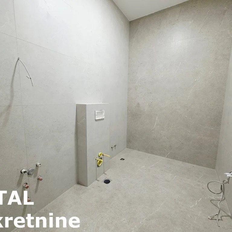 Četvorosoban stan na prodaju, Sremska Kamenica, Novi Sad, 140m², 1. sprat, 357.000 €