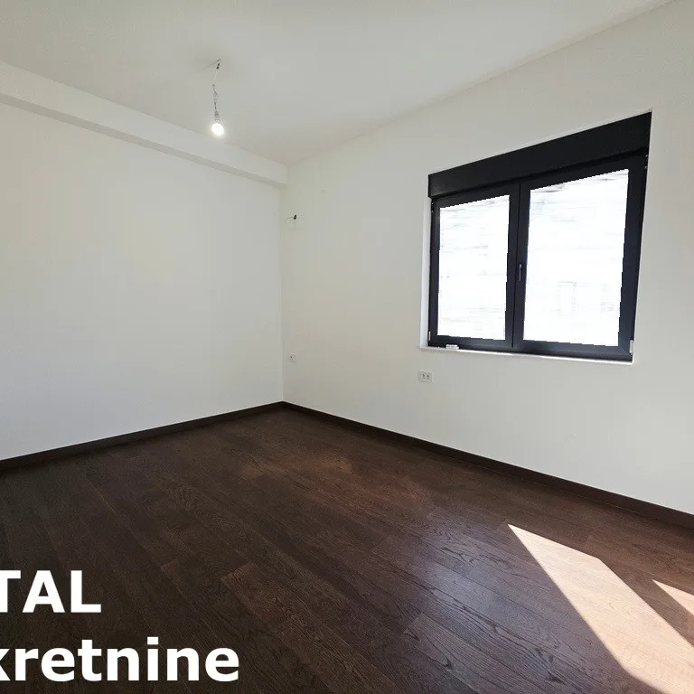 Četvorosoban stan na prodaju, Sremska Kamenica, Novi Sad, 125m², 1. sprat, 306.250 €