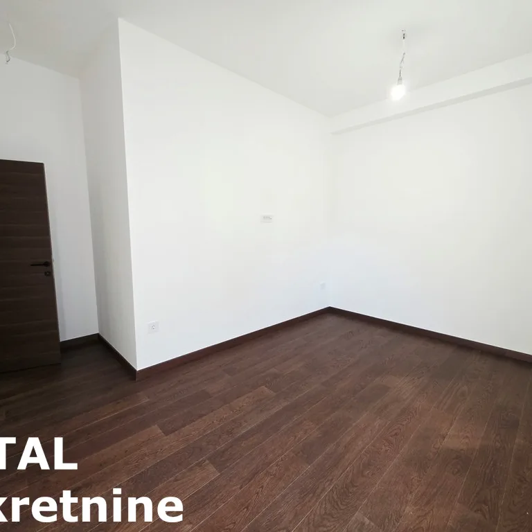 Četvorosoban stan na prodaju, Sremska Kamenica, Novi Sad, 125m², 1. sprat, 306.250 €