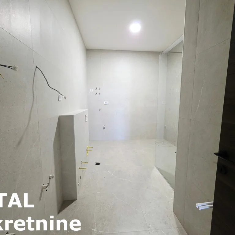 Četvorosoban stan na prodaju, Sremska Kamenica, Novi Sad, 125m², 1. sprat, 306.250 €