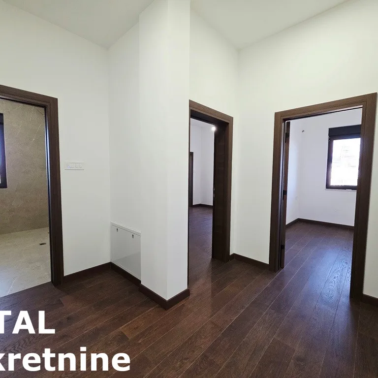 Stan Prodaja Novi Sad  154 m2