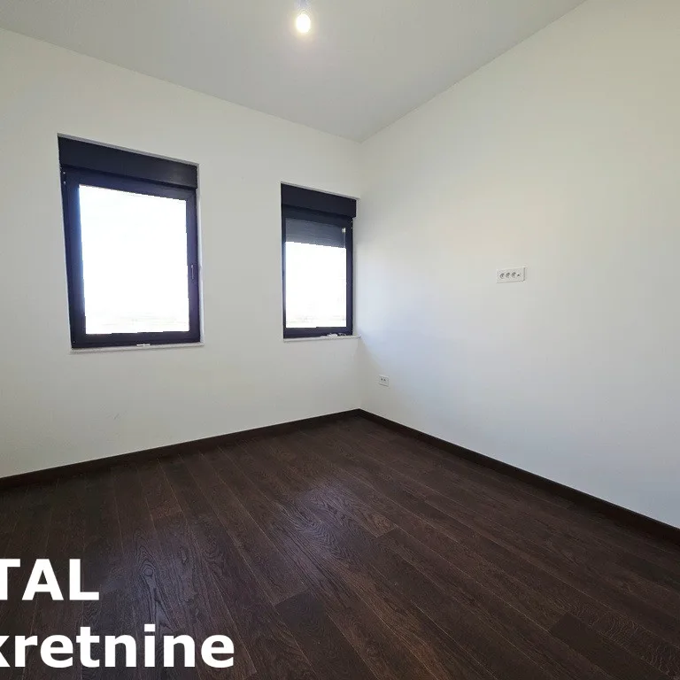 Petosoban stan na prodaju, Sremska Kamenica, Novi Sad, 154m², Prizemlje, 346.500 €