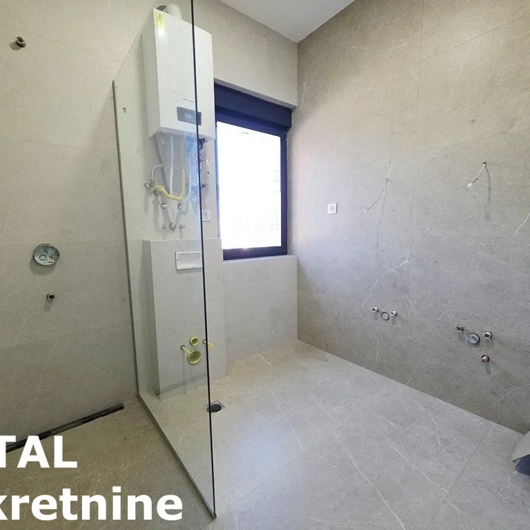 Petosoban stan na prodaju, Sremska Kamenica, Novi Sad, 154m², Prizemlje, 346.500 €