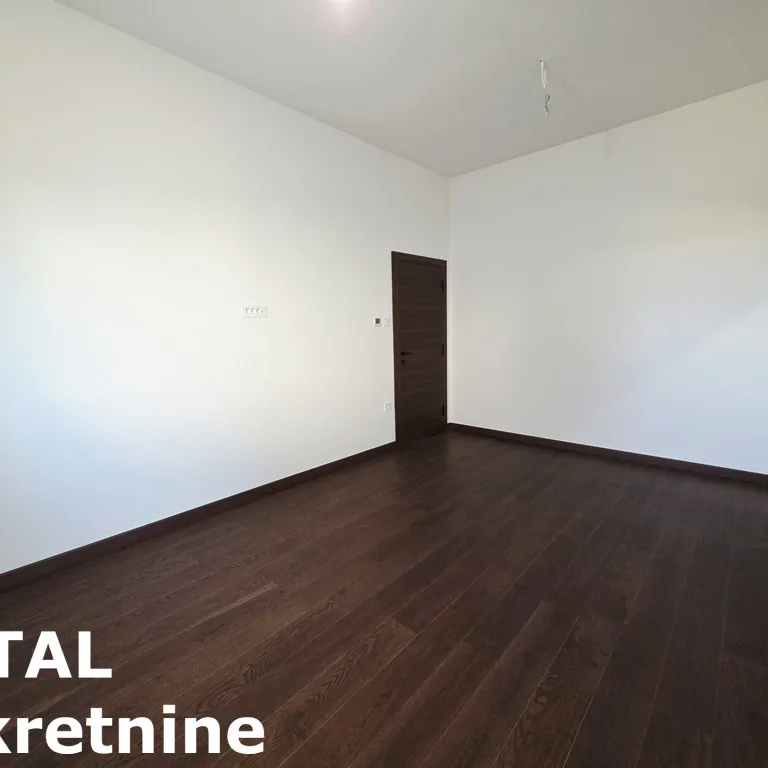Petosoban stan na prodaju, Sremska Kamenica, Novi Sad, 154m², Prizemlje, 346.500 €