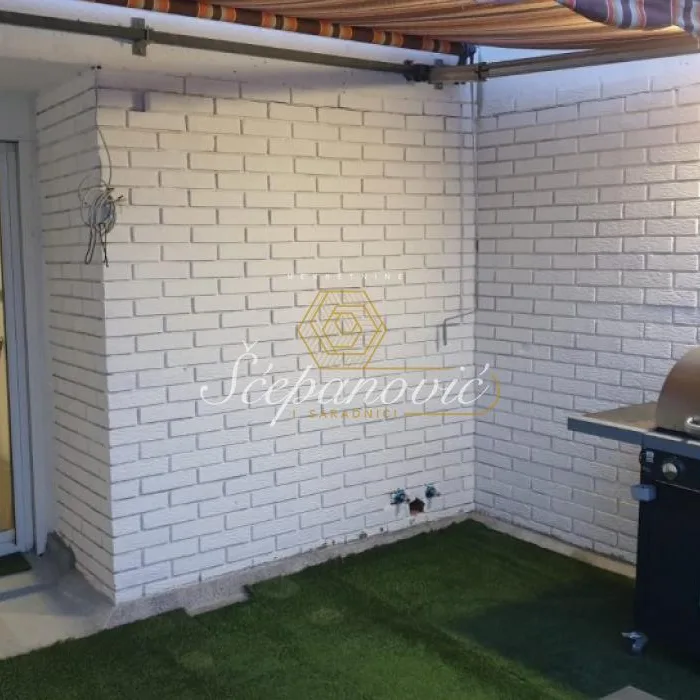 Stan Prodaja Novi Sad  81 m2