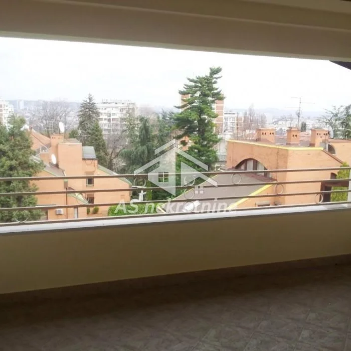 Stan Izdavanje Beograd Dedinje 200 m2