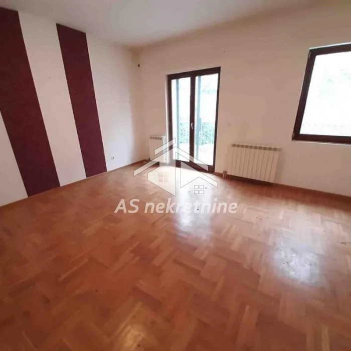 Kuća Izdavanje Beograd Dedinje 220 m2