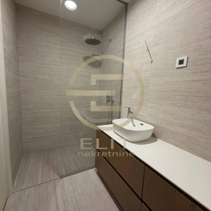 Četvorosoban stan na prodaju, Centar, Novi Sad, 120m², 588.000 €