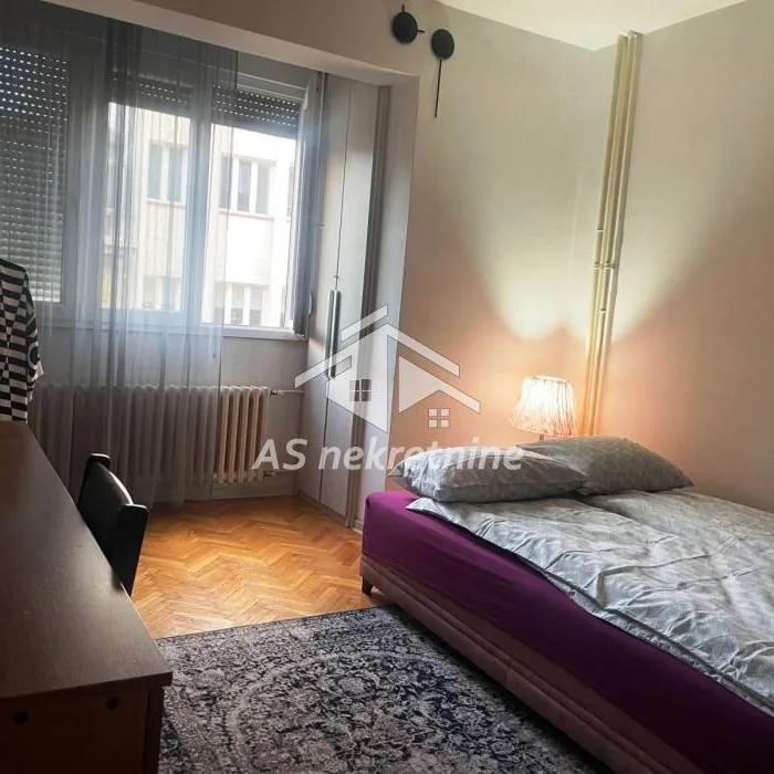 Trosoban stan za izdavanje, Pravni Fakultet – Vračar, Beograd, 70m², 1.300 €/mes