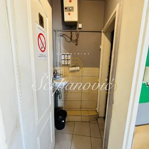 Lokal za izdavanje, Temerin – Centar, Temerin, 202m², 1.000 €/mes