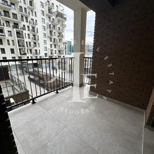Trosoban stan na prodaju, Tošin Bunar, Beograd, 84m², 335.840 €