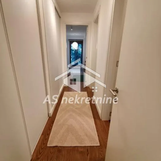 Stan Izdavanje Beograd Kalenić Pijaca 99 m2