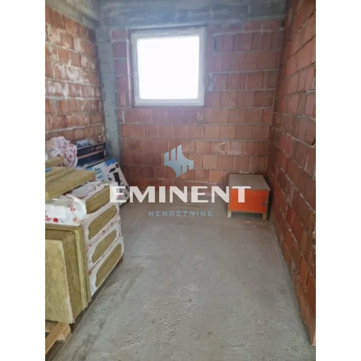 Lokal Izdavanje Stara Pazova  560 m2