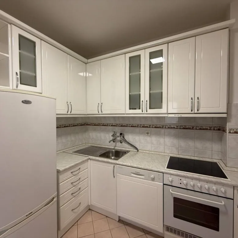 Trosoban stan na prodaju, Grbavica, Novi Sad, 63m², 221.000 €