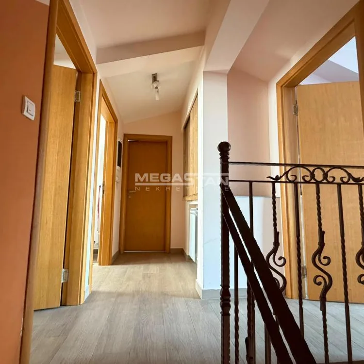 Četvorosoban stan na prodaju, Đeram Pijaca, Beograd, 98m², 5. sprat, 380.000 €