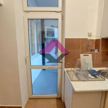 Troiposoban stan za izdavanje, Dom Omladine, Beograd, 85m², 1.300 €/mes