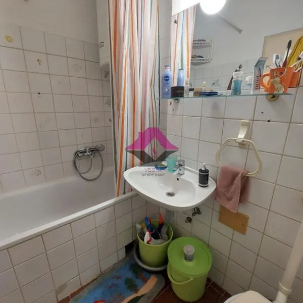 Trosoban stan na prodaju, Blok 71, Beograd, 82m², 260.000 €