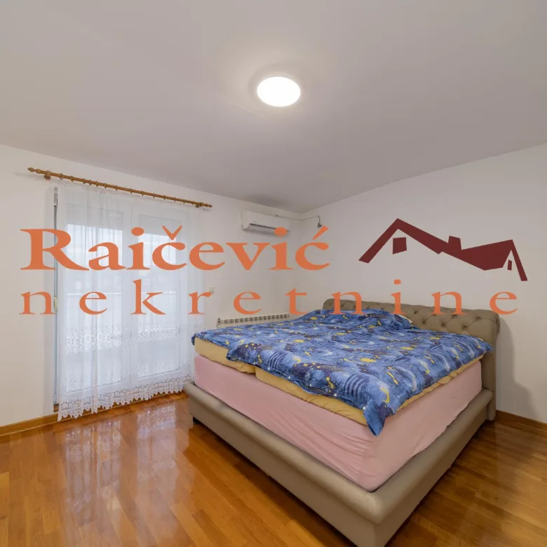 Trosoban stan na prodaju, Đeram Pijaca, Beograd, 110m², 375.000 €